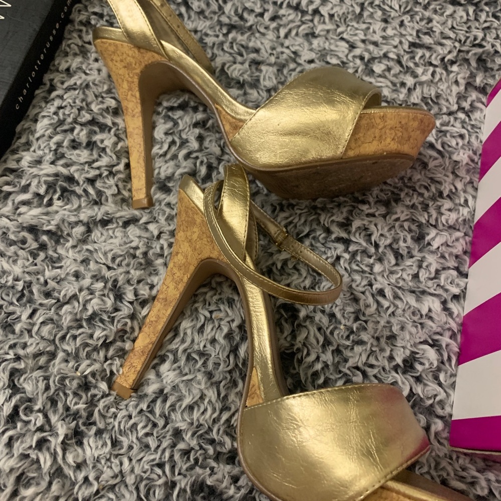 Heels - Picture 5 of 6